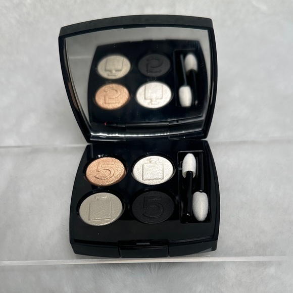 CHANEL Les 4 Ombres “Limited Edition” Eyeshadow Pallet - Picture 2 of 9